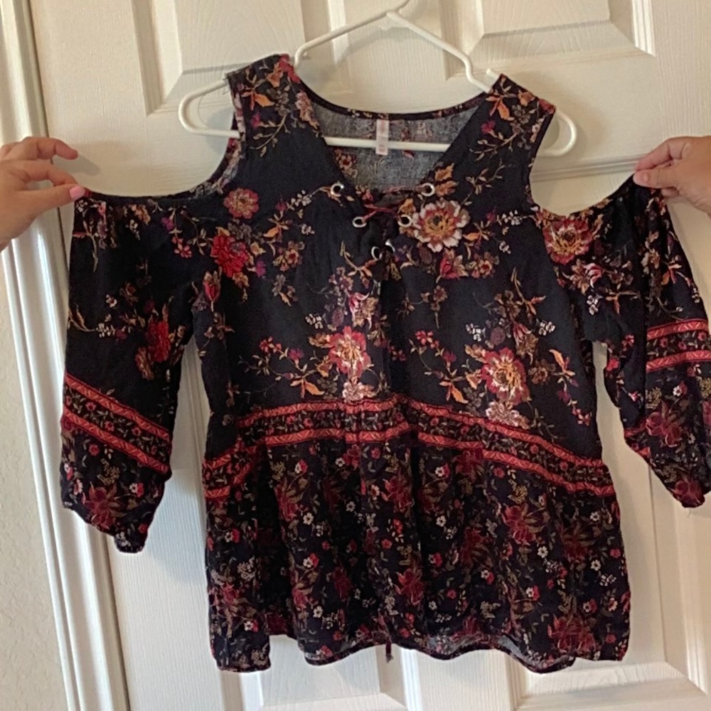 Floral Open shoulder blouse